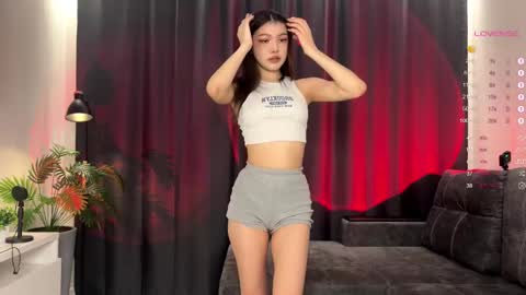 Snapshot of loney__tunes chatting on October 2025 04:17:02 PM Shy EvaStreams are everyday 9 AM - 3 PM GMT 3 online show from October 2025 04:17:02 PM