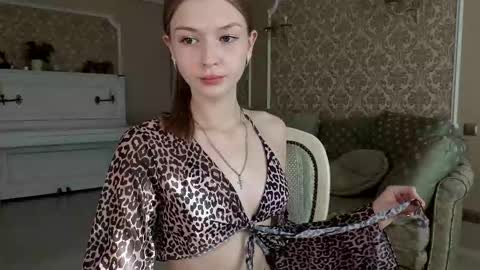 Cindy online show from December 2025 07:35:01 AM