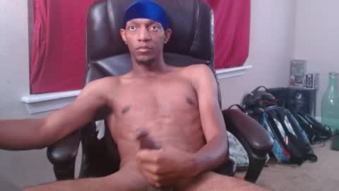 Snapshot of longknoxsteel chatting on October 2025 04:27:01 AM LongKnoxSteel online show from October 2025 04:27:01 AM