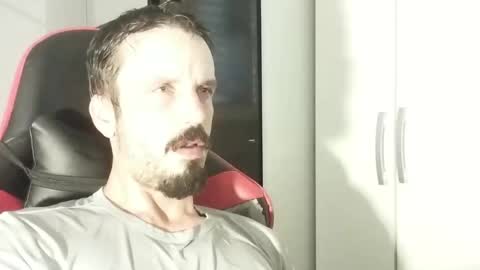 Snapshot of lookaz4010 chatting on February 2025 07:52:02 PM Lucas online show from February 2025 07:52:02 PM