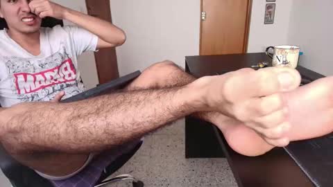 Snapshot of looki_16 chatting on November 2025 02:06:01 PM looki 16 online show from November 2025 02:06:01 PM