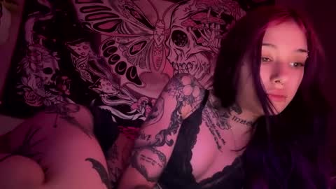 lookingforlona online show from September 2025 04:07:02 PM