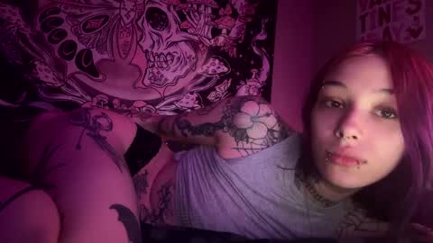 lookingforlona online show from September 2025 03:45:01 PM