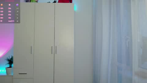 Luna online show from December 2025 10:01:01 AM