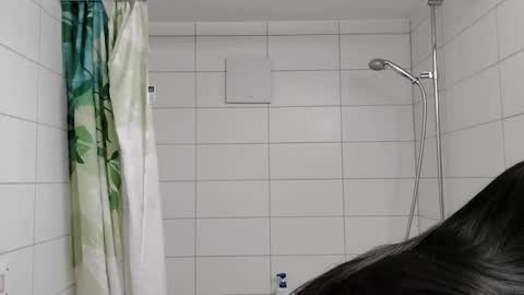 loolaunshaved online show from November 2025 03:36:01 PM