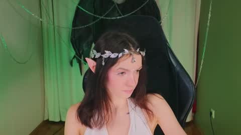 Snapshot of loonacom chatting on October 2025 08:53:02 PM Luna online show from October 2025 08:53:02 PM