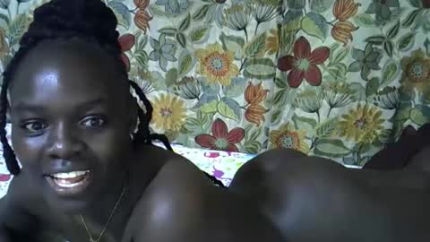 lora_amor online show from April 2026 09:34:01 PM