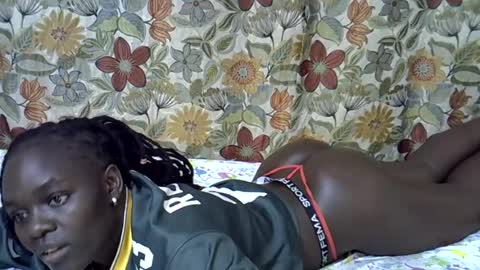 lora_amor online show from June 2026 05:44:02 PM
