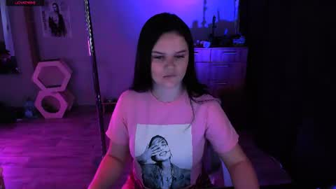 Snapshot of lora_cain chatting on June 2026 01:12:01 PM Lora Cain online show from June 2026 01:12:01 PM