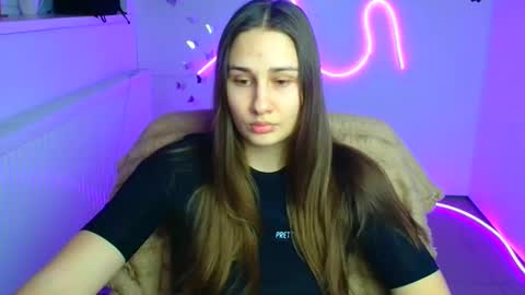 Lora online show from February 2026 12:37:02 PM