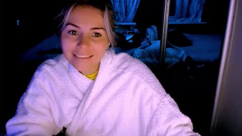 Lora online show from October 2025 02:21:01 AM