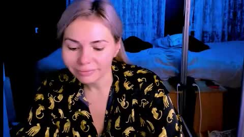 Lora online show from October 2025 02:34:02 AM