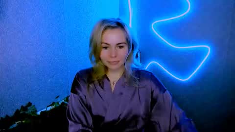 Lora online show from February 2026 03:04:01 AM