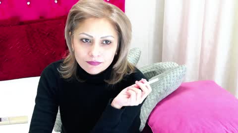 Snapshot of loradelniro1 chatting on December 2024 01:17:02 PM loradelniro1 online show from December 2024 01:17:02 PM