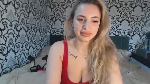 Queen LoraSinClare online show from November 2025 09:09:01 AM