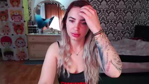 Queen LoraSinClare online show from May 2026 07:04:01 AM