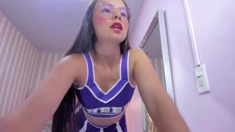 lorelaigiven online show from November 2025 12:48:02 PM