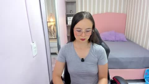 lorelaigiven online show from June 2026 12:30:01 PM