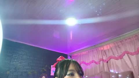 Loren online show from February 2025 09:52:02 PM