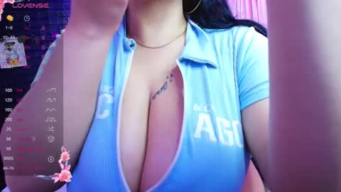 Loren online show from October 2025 07:54:01 PM