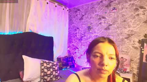 Snapshot of loren_44tits chatting on February 2026 10:51:02 PM Loren online show from February 2026 10:51:02 PM