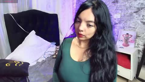 Snapshot of loren_44tits chatting on March 2026 02:44:01 PM Loren online show from March 2026 02:44:01 PM