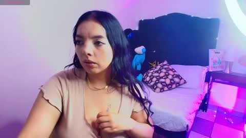Loren online show from May 2026 09:20:01 PM