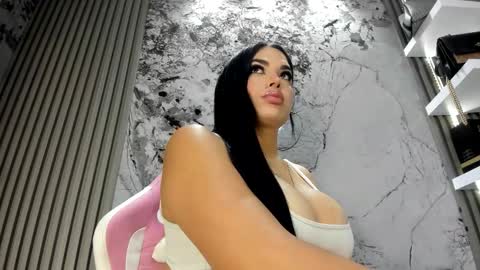 Doll Queen online show from February 2026 10:47:02 AM