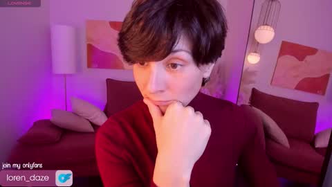 Snapshot of loren_daze chatting on November 2025 02:18:02 PM Loren online show from November 2025 02:18:02 PM