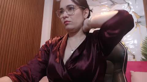 Loren online show from May 2026 02:41:01 AM