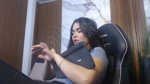 Loren online show from June 2026 01:47:02 AM