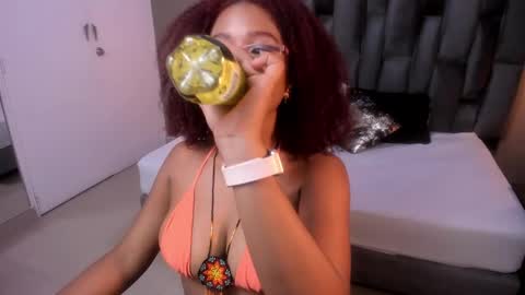 Lorena Vieira  online show from January 2025 07:49:01 PM