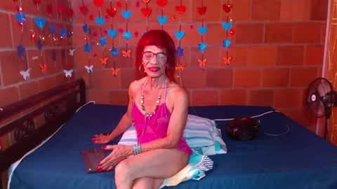 Snapshot of lorenacapelli chatting on February 2025 09:20:02 PM Lorena Capelli online show from February 2025 09:20:02 PM