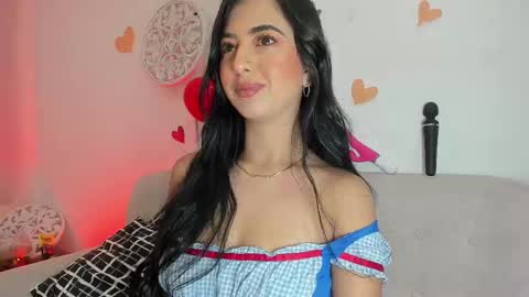 L O R E N online show from February 2025 10:45:01 AM