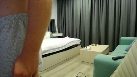 Lorenz online show from April 2026 06:03:02 PM
