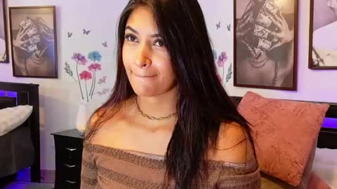 loretahorny online show from May 2026 01:28:01 PM