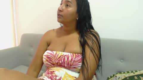 Snapshot of loretta_ chatting on December 2024 06:10:02 PM Loretta Gmez online show from December 2024 06:10:02 PM