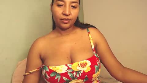 Snapshot of loretta_ chatting on January 2025 11:59:01 PM Loretta Gmez online show from January 2025 11:59:01 PM