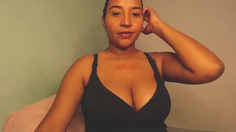 Snapshot of loretta_ chatting on January 2025 02:25:02 AM Loretta Gmez online show from January 2025 02:25:02 AM