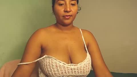 Snapshot of loretta_ chatting on January 2025 01:08:01 AM Loretta Gmez online show from January 2025 01:08:01 AM
