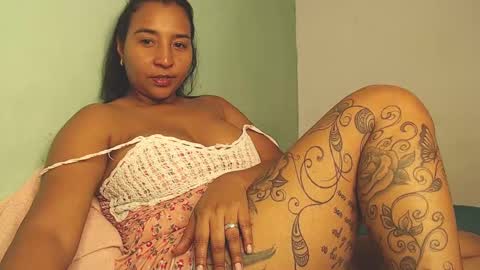 Snapshot of loretta_ chatting on January 2025 04:09:01 AM Loretta Gmez online show from January 2025 04:09:01 AM
