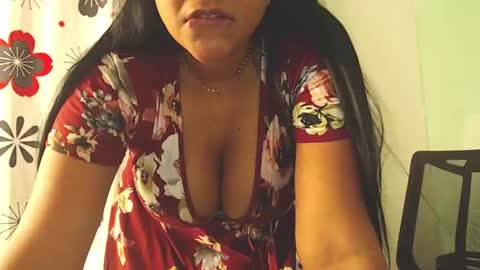 Snapshot of loretta_ chatting on January 2025 01:35:01 AM Loretta Gmez online show from January 2025 01:35:01 AM