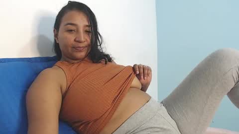 Snapshot of loretta_ chatting on April 2026 10:01:01 PM Loretta Gmez online show from April 2026 10:01:01 PM