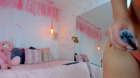 Snapshot of lori_evans1 chatting on January 2026 03:54:01 AM Lori Evans online show from January 2026 03:54:01 AM