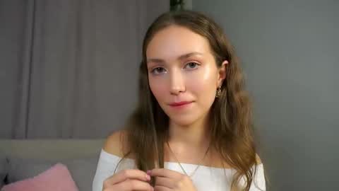 Naomi online show from September 2025 08:31:01 PM