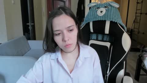 Snapshot of loriatheos chatting on September 2025 09:54:02 AM Kira online show from September 2025 09:54:02 AM