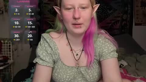 Snapshot of loricritter2 chatting on May 2026 01:22:01 AM Lori Critter online show from May 2026 01:22:01 AM
