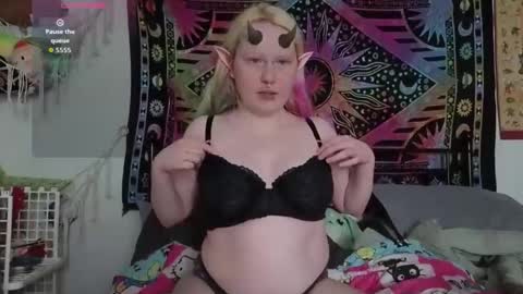 Snapshot of loricritter2 chatting on May 2026 10:15:01 PM Lori Critter online show from May 2026 10:15:01 PM