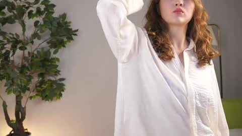 Snapshot of loritakufeldt chatting on December 2025 07:01:02 PM Lina online show from December 2025 07:01:02 PM