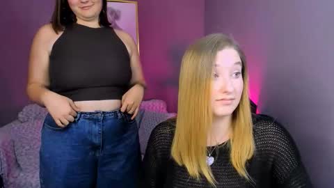 Lora for u online show from September 2025 07:58:02 PM